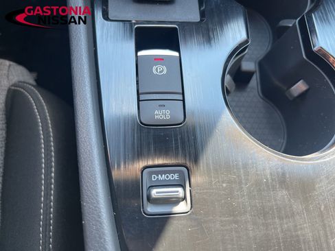 Used 2021 Nissan Rogue SV image 37