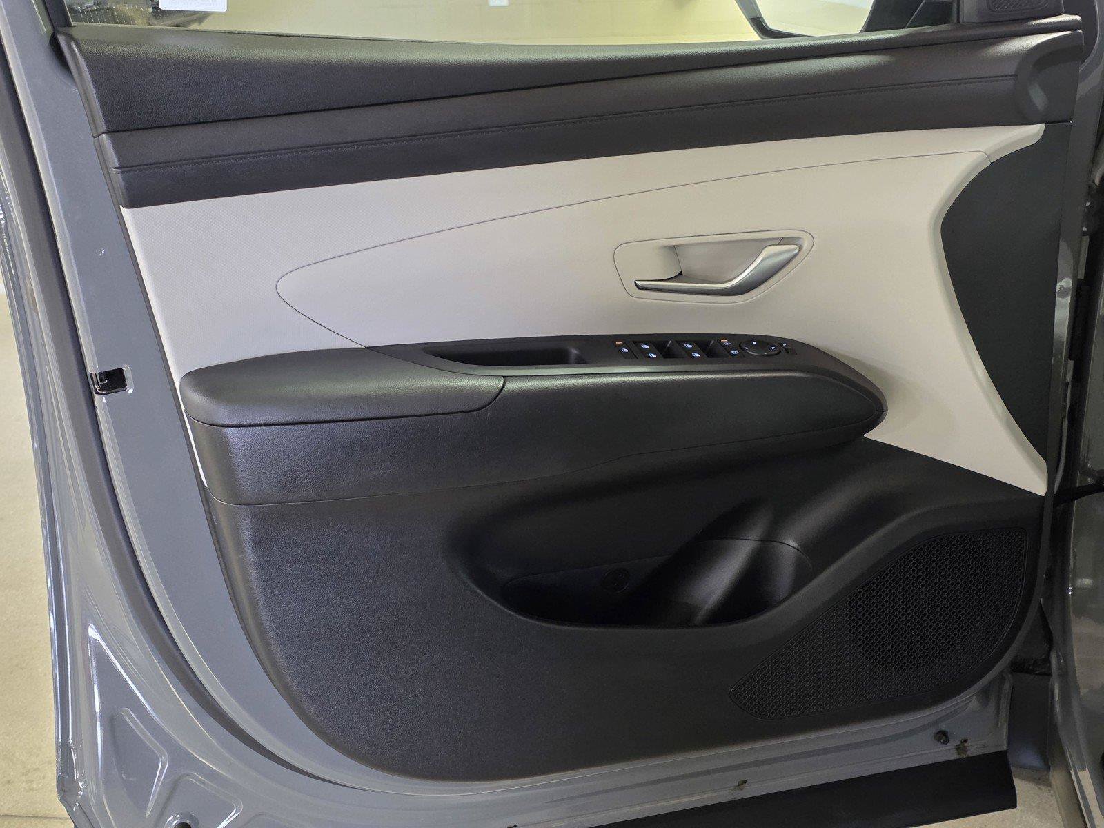 Certified 2025 Hyundai Tucson SE FWD image 20