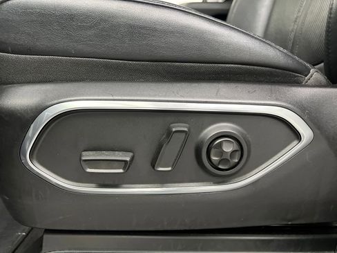 Used 2024 Jeep Wagoneer Series II w/ Flexible Seating Group image 10