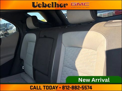 Used 2018 Chevrolet Equinox LT FWD image 17