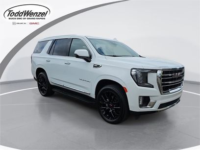 Used 2024 GMC Yukon SLT w/ SLT Premium Package
