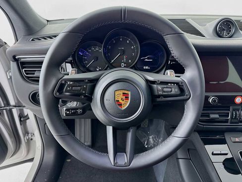 New 2026 Porsche Macan image 14