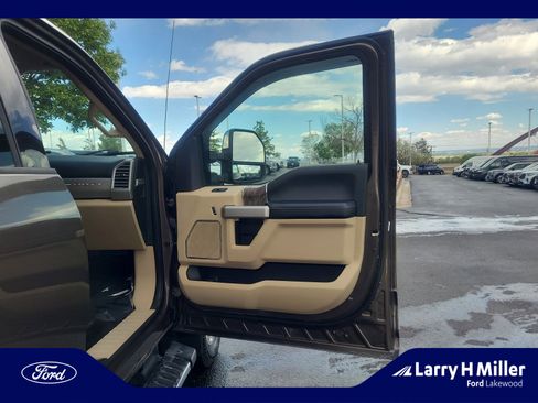 Used 2017 Ford F250 Lariat w/ Chrome Package AWD/4WD image 16