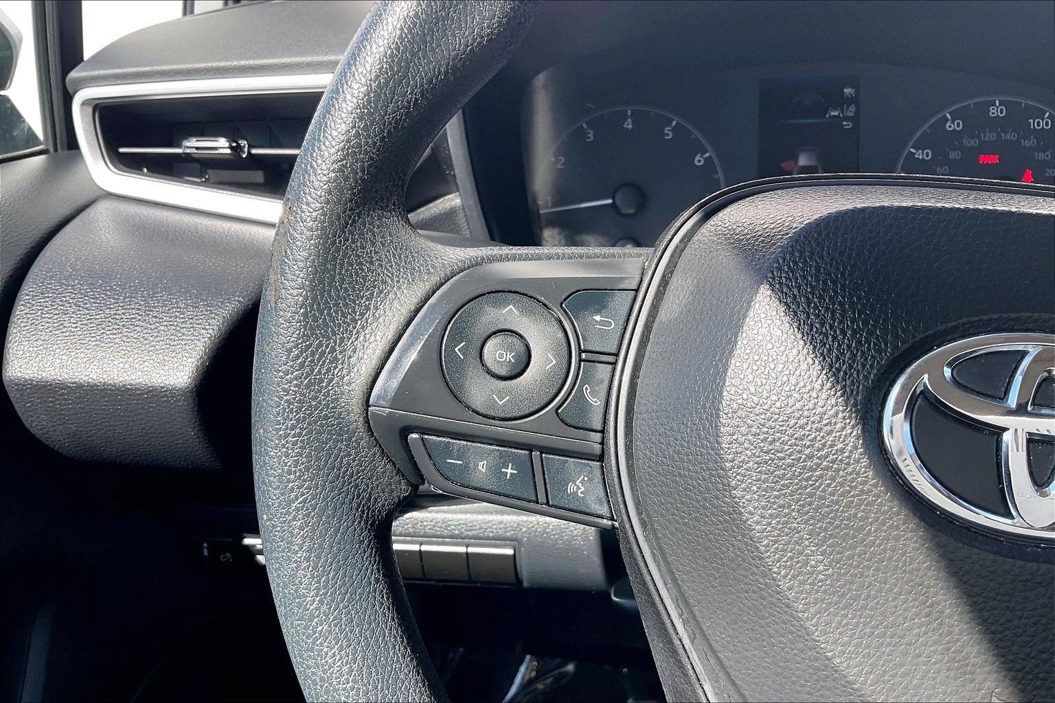 Used 2024 Toyota Corolla LE FWD image 23