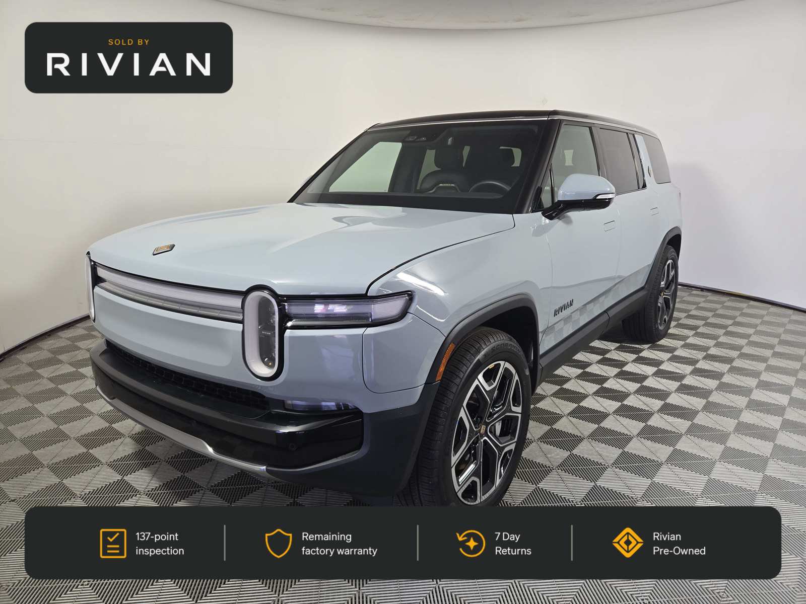 Used 2025 Rivian R1S Adventure Dual AWD/4WD image 1