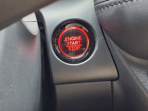 Certified 2025 Honda HR-V LX image 11