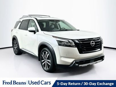 Used 2024 Nissan Pathfinder Platinum w/ Black Appearance Package