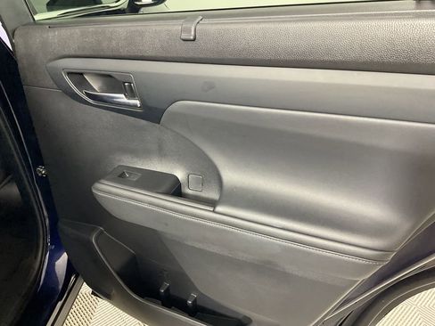 Used 2022 Toyota Highlander XLE image 25