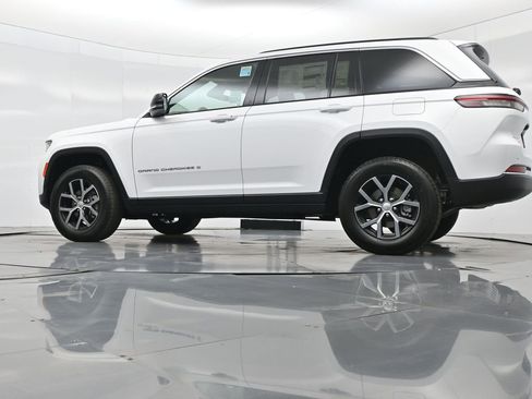 New 2025 Jeep Grand Cherokee Limited image 51