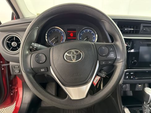 Used 2017 Toyota Corolla LE w/ Carpet Mat Package (TMS) FWD image 11