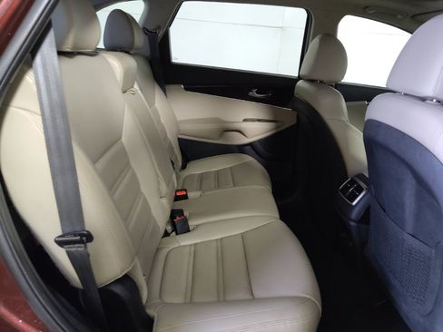 Used 2020 Kia Sorento EX FWD image 19