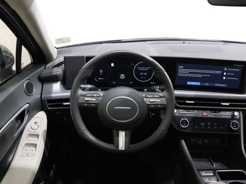 Used 2024 Hyundai Sonata SEL w/ Convenience Package FWD image 11