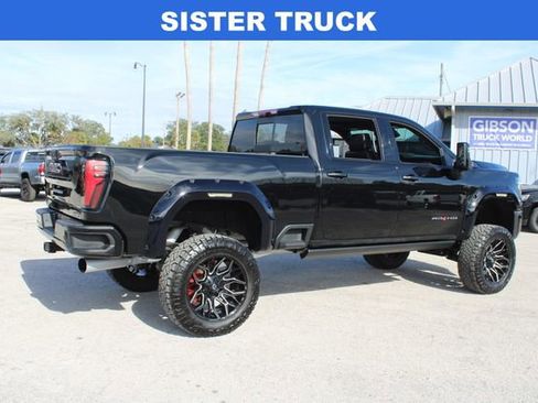 Used 2025 GMC Sierra 2500 AT4 w/ AT4 Premium Plus Package image 14