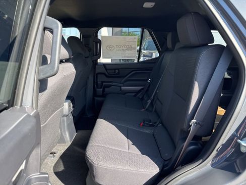 New 2026 Toyota 4Runner SR5 AWD/4WD image 12