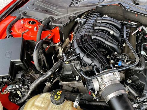 Used 2016 Ford Mustang Coupe w/ Equipment Group 051A RWD image 31