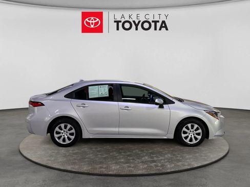 Used 2024 Toyota Corolla LE FWD image 11