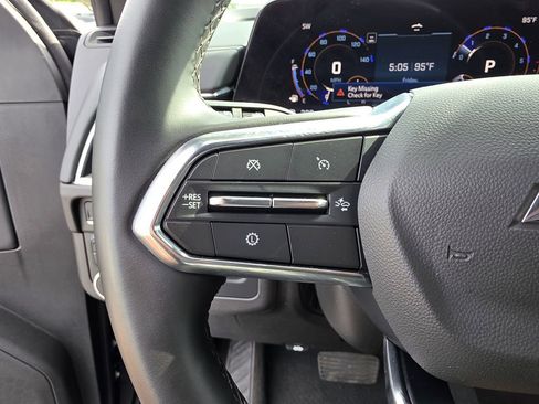 Used 2025 Chevrolet Suburban Z71 AWD/4WD image 25