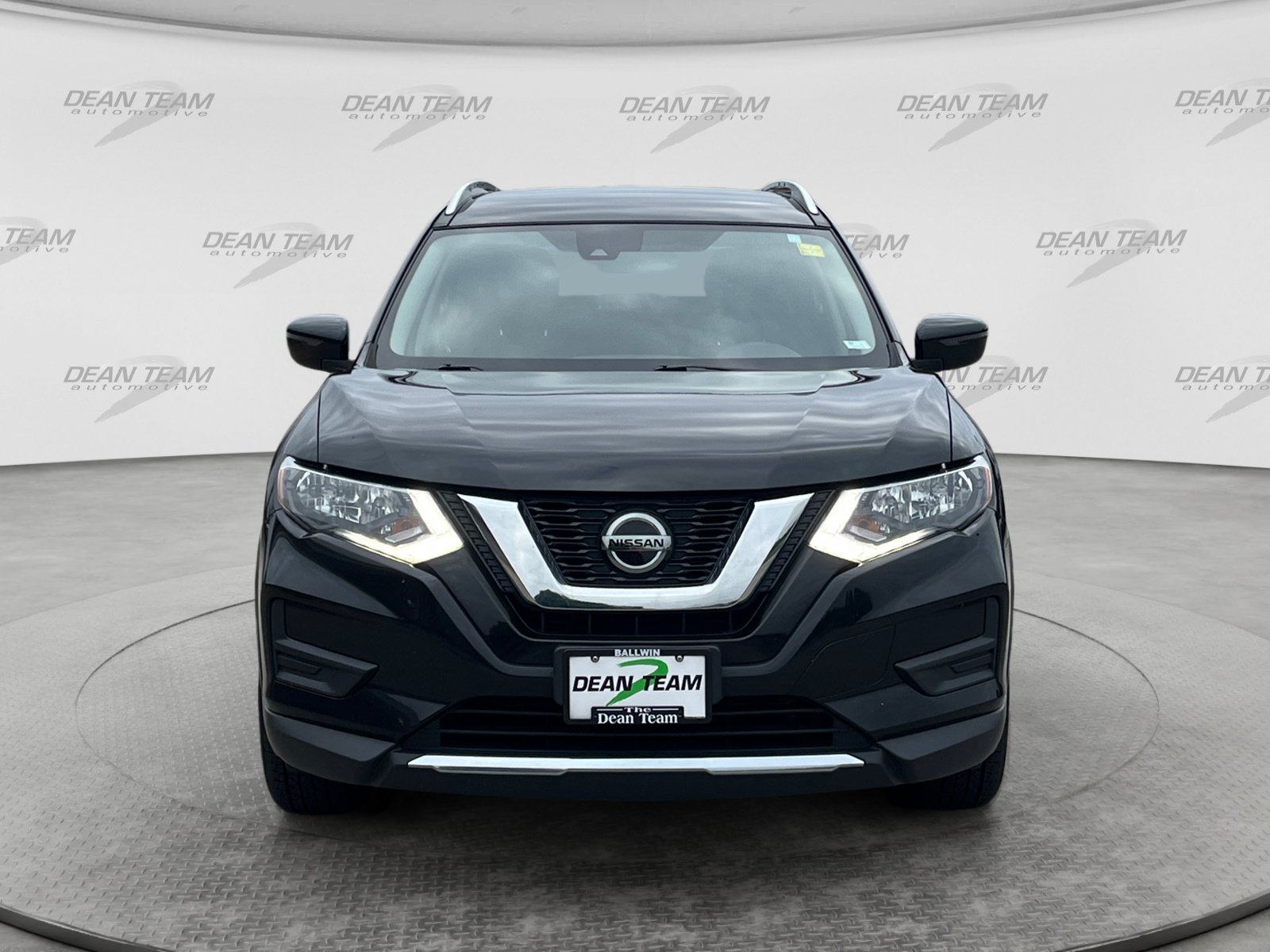 Used 2019 Nissan Rogue SV FWD image 2