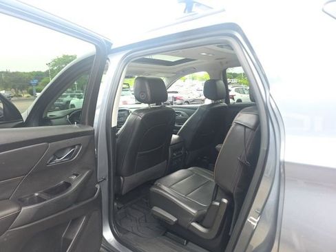 Used 2019 Chevrolet Traverse LT w/ LT Premium Package AWD/4WD image 28