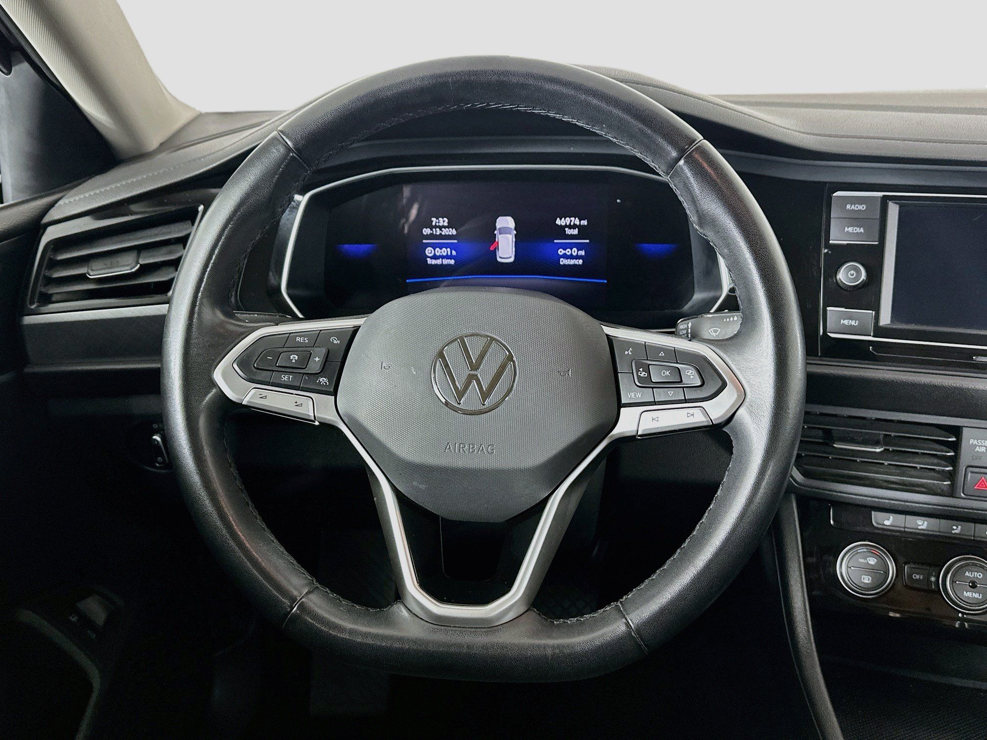 Used 2024 Volkswagen Jetta SE FWD image 18