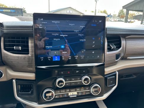 Used 2024 Ford Expedition Max Limited AWD/4WD image 30