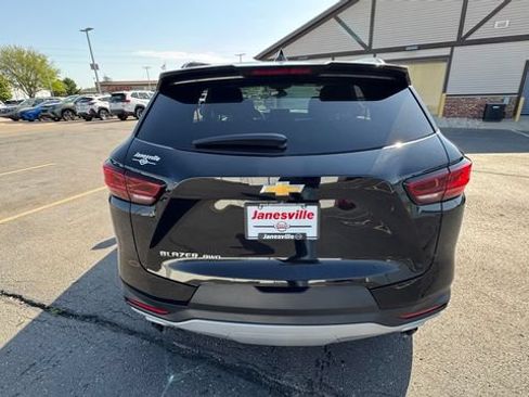 Used 2023 Chevrolet Blazer LT w/ Convenience Package AWD/4WD image 4