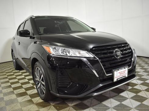 Used 2021 Nissan Kicks SV w/ Interior Electronics Package image 3