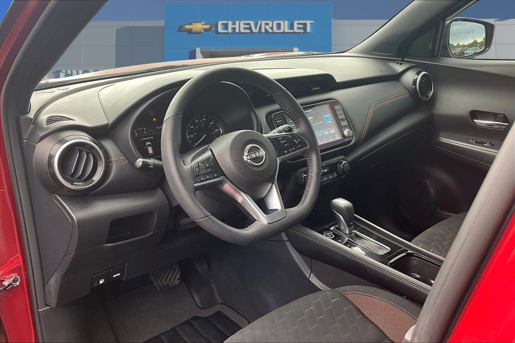 Used 2024 Nissan Kicks SR FWD image 17