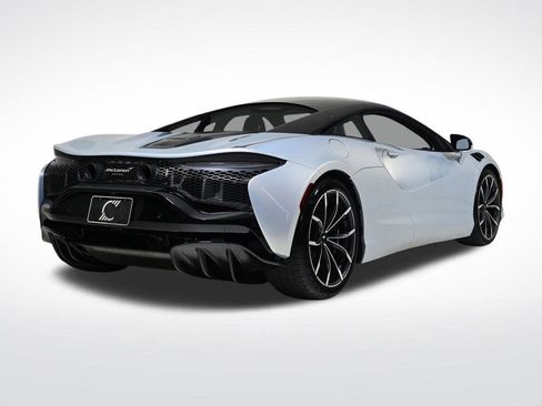 Used 2023 McLaren Artura image 5