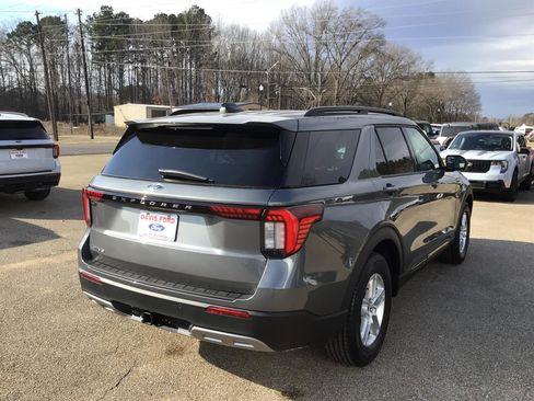 New 2026 Ford Explorer Active w/ Active Comfort Package image 10