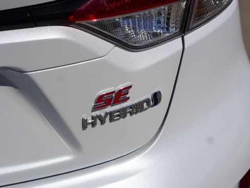 Used 2023 Toyota Corolla SE w/ Carpet Mat Package (TMS) FWD image 11