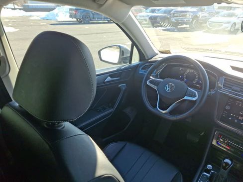 Used 2024 Volkswagen Tiguan SE image 15