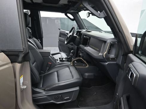 Used 2026 Ford Bronco Badlands AWD/4WD image 32