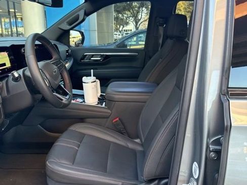 Used 2025 Chevrolet Tahoe RST w/ Comfort Package image 9