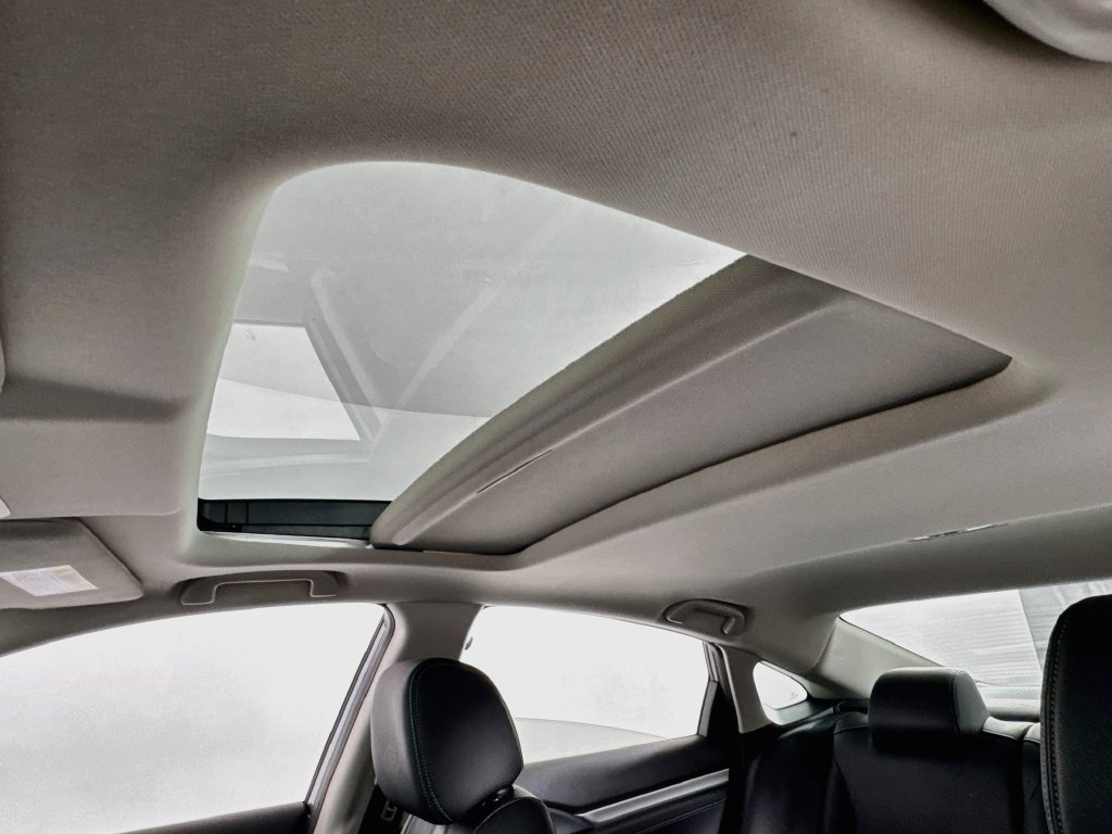 Used 2018 Honda Civic Touring image 14