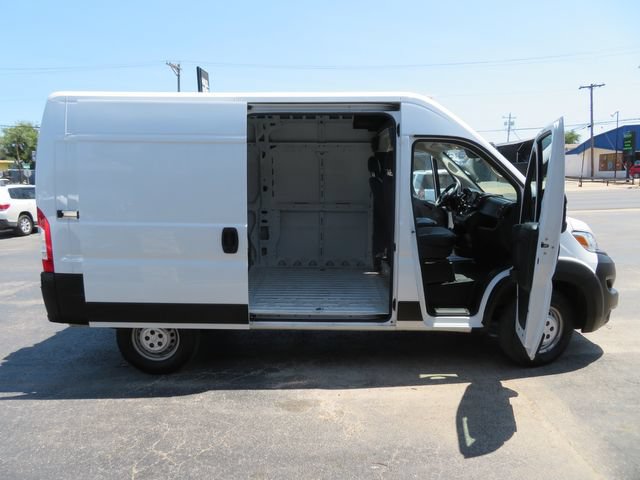 Used 2024 RAM ProMaster 2500 w/ Convenience Group FWD image 15
