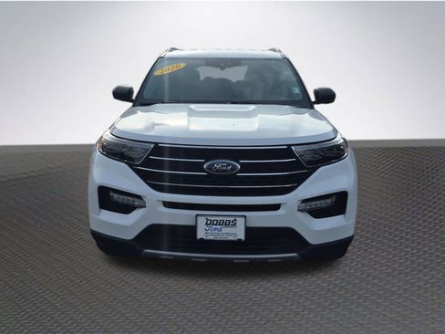 Used 2020 Ford Explorer XLT w/ Equipment Group 202A image 3