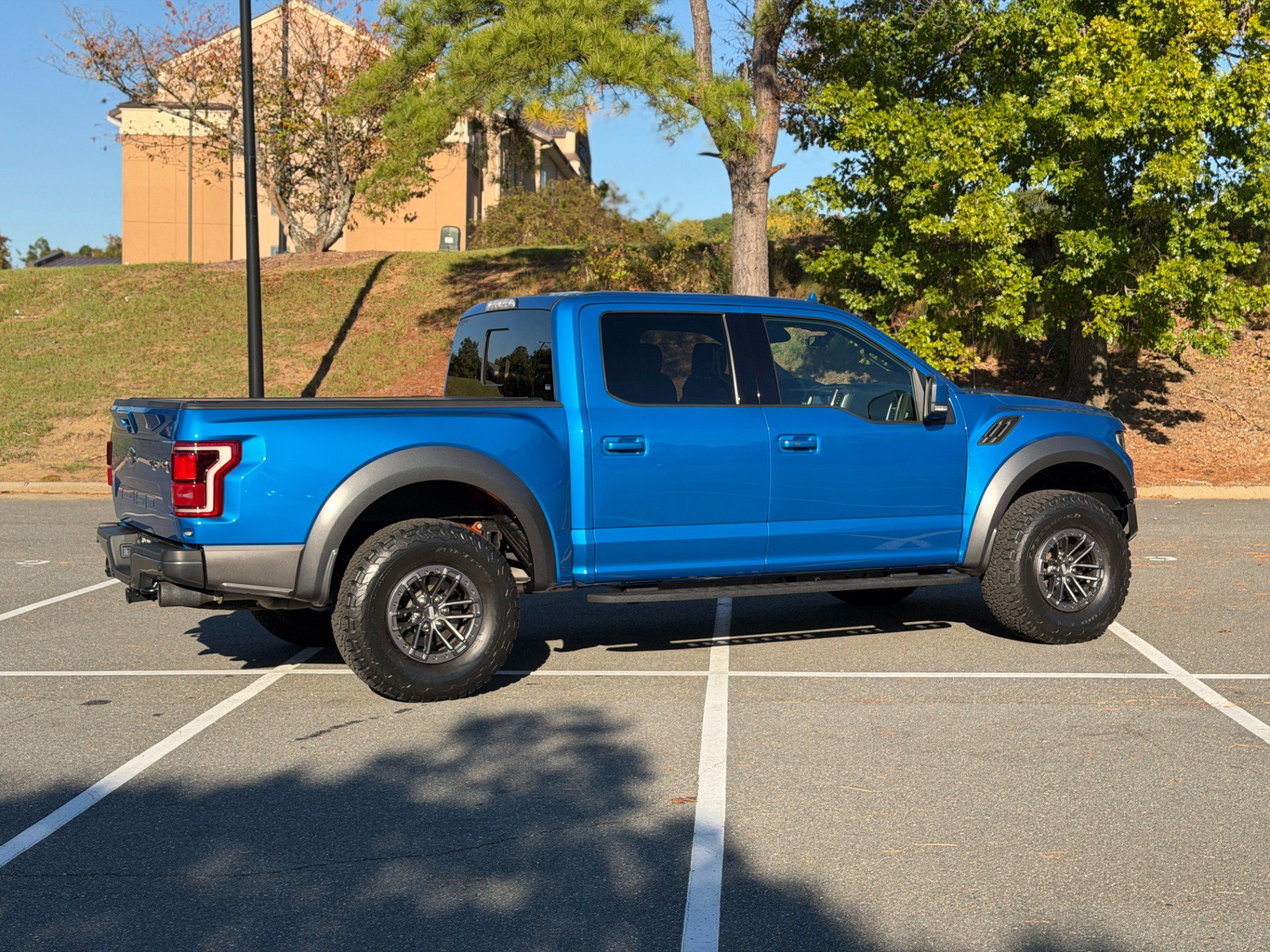 Used 2019 Ford F150 Raptor w/ Equipment Group 802A Luxury AWD/4WD image 13