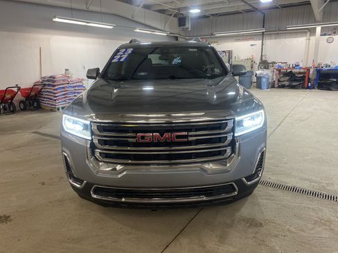 Used 2023 GMC Acadia SLE w/ Driver Convenience Package image 2