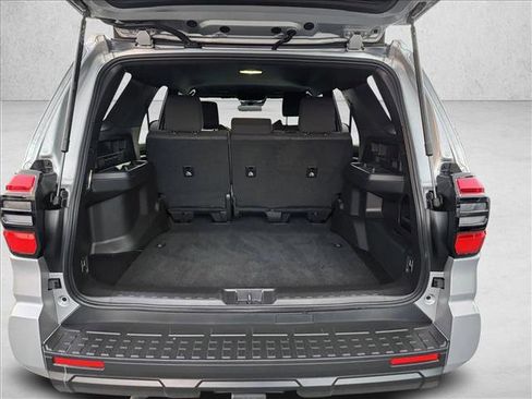 Certified 2025 Toyota 4Runner SR5 AWD/4WD image 8