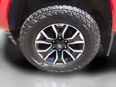 Used 2020 Toyota Tacoma TRD Sport w/ Technology Package AWD/4WD image 21