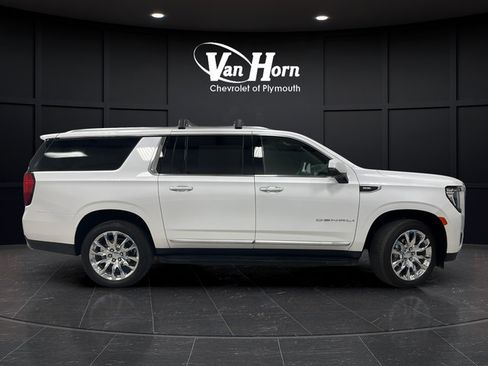 Used 2024 GMC Yukon XL Denali AWD/4WD image 8