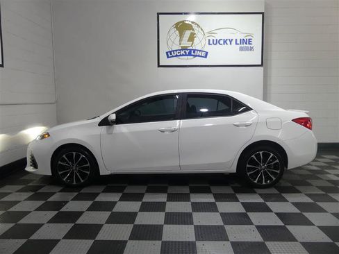 Used 2018 Toyota Corolla SE FWD image 7