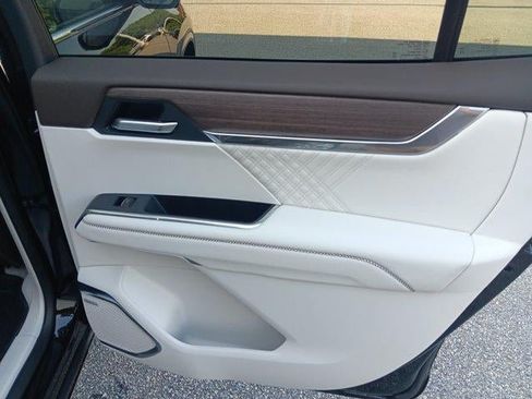 New 2026 GMC Acadia Denali w/ Super Cruise Package FWD image 18
