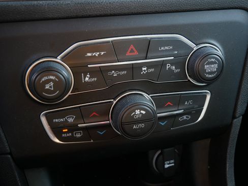 Used 2015 Dodge Charger SRT w/ Harman/Kardon Audio Group image 30