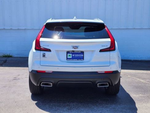 Used 2023 Cadillac XT4 Luxury w/ Cold Weather Package AWD/4WD image 4