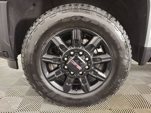 Used 2024 GMC Sierra 2500 AT4 w/ AT4 Premium Plus Package image 37