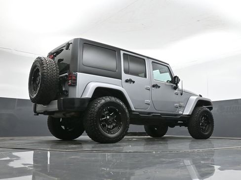 Used 2013 Jeep Wrangler Unlimited Sahara w/ Dual Top Group image 43