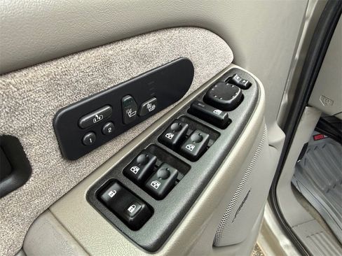 Used 2003 Chevrolet Silverado 2500 LT image 11