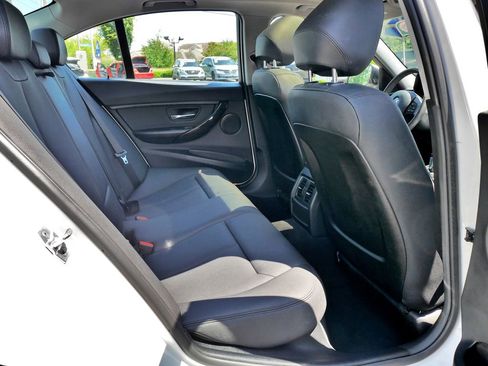 Used 2017 BMW 320i Sedan RWD image 11